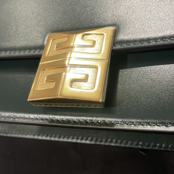 GIVENCHY Green Small 4G Chain Bag - Picture 5 of 10
